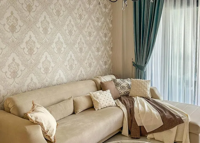 Qoople Triumph 17 Near Cleopatra * 阿拉尼亚