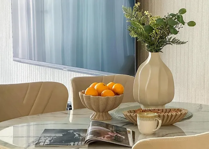 Qoople Triumph 17 Near Cleopatra Apartament